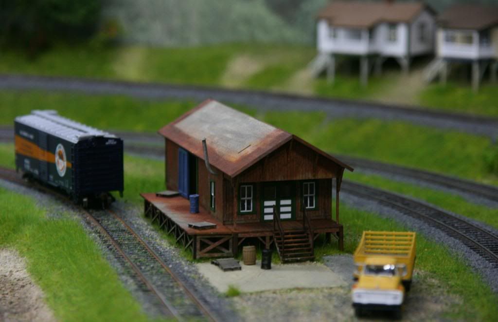 Weathering Track, Colours/Paint To Use. Model Railroader Magazine